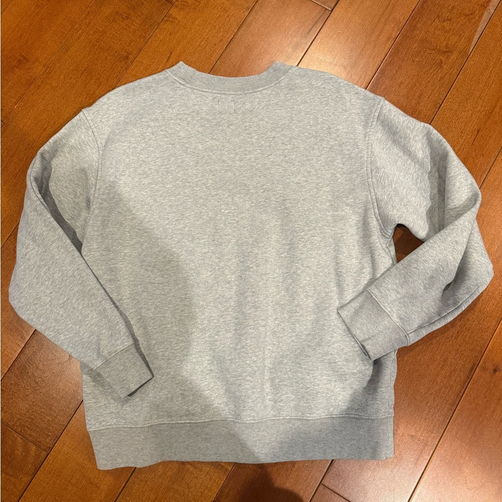 GAP Men's 90s style Gap embroidered Light Gray Crewneck Sweater - Picture 5 of 7
